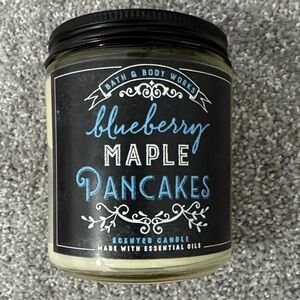 Bath & Body Works Blueberry Maple Pancakes Candle - Black and Blue